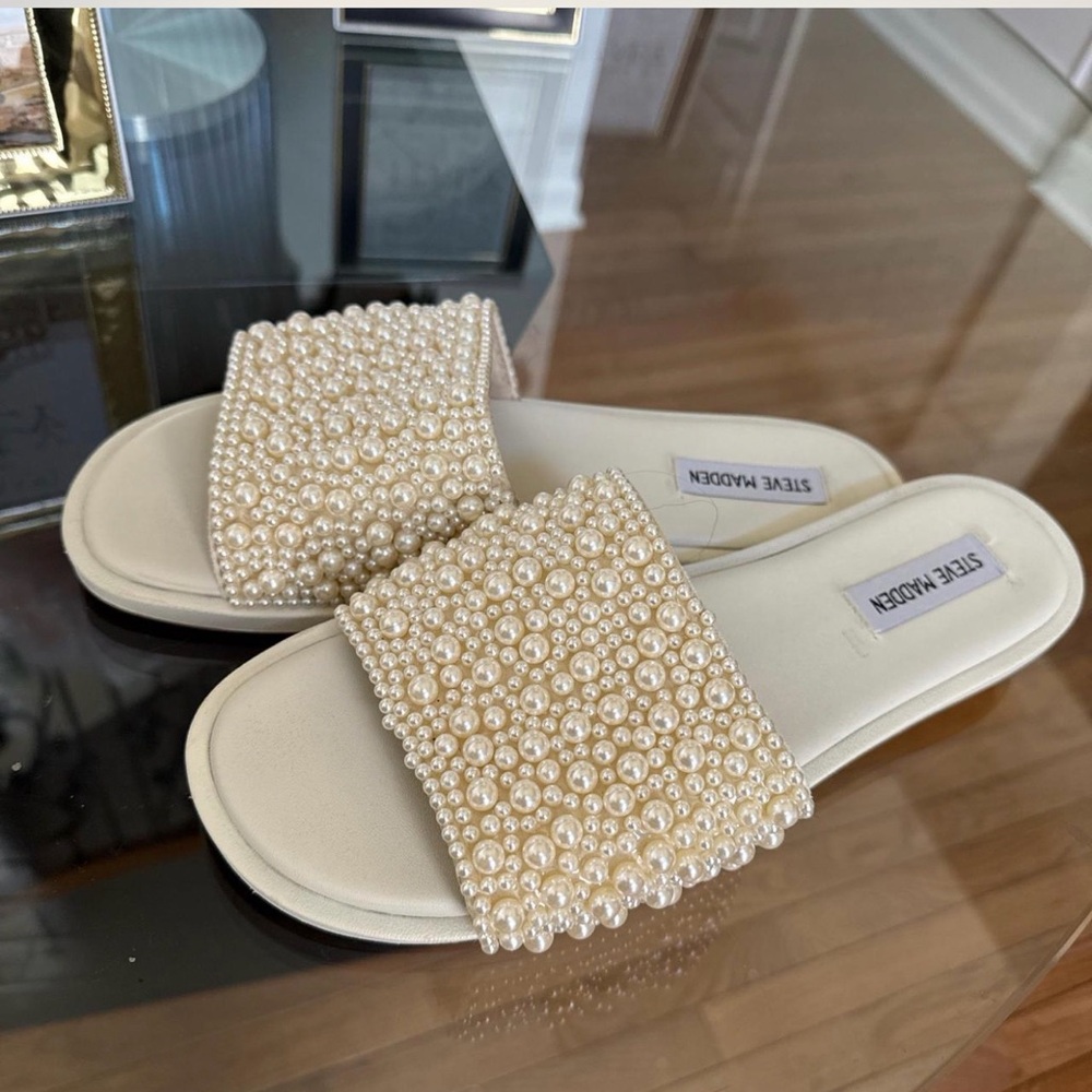 Steve Madden Pearl Embellished Sandals in Cream
